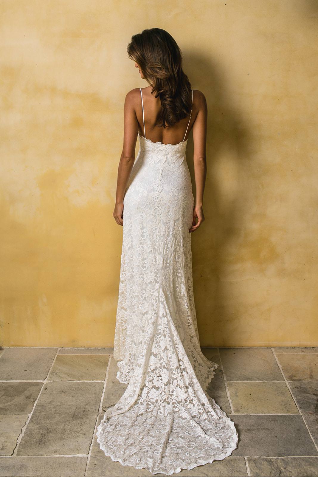 mia grace loves lace